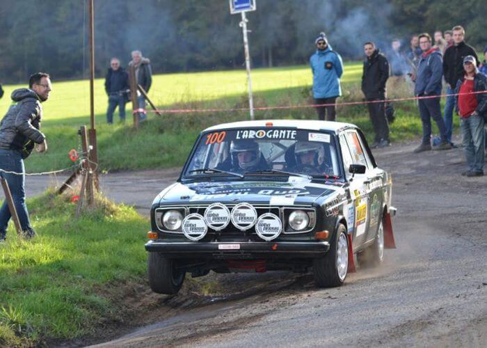voiture-de-collection-en-course